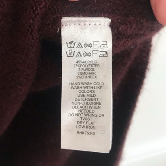 Adrienne Vittadini szL burgundy long sweater - Picture 3 of 5